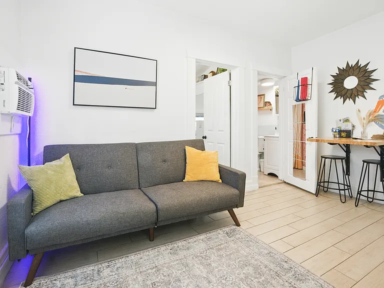 714 Grove St N #1 — Photo 5