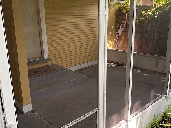 5th image of 2209 E Marconi St #A