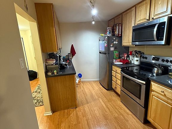 5th image of 3900 W 95th St APT 305