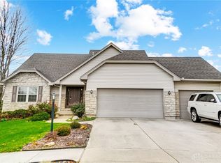 76 Hillcrest Dr, Springboro, OH