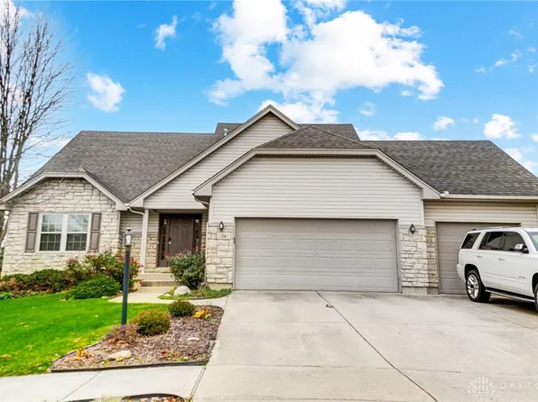 76 Hillcrest Dr, Springboro, OH 45066