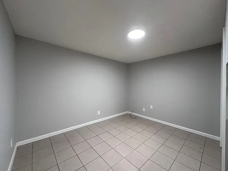 204 Courtyard Cir — Photo 112
