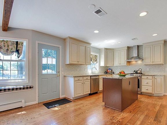 3rd image of 503 Rick Kelley Ln