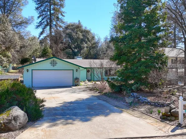 40239 Redbud Dr, Oakhurst, CA 93644