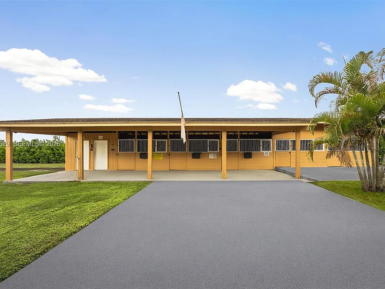 20450 SW 198th Ave — Photo 49