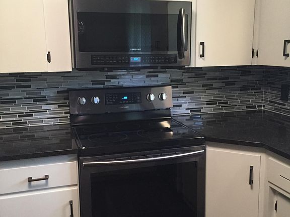 4th image of 1006 W 20th Ave