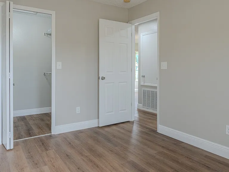 5004 Laguna Bay Cir #48 — Photo 21