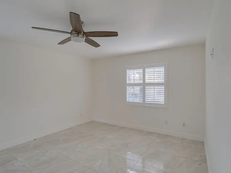 633 Spring Oaks Blvd — Photo 21