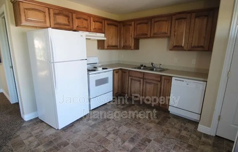 225 Opal Ct #1D — Photo 2