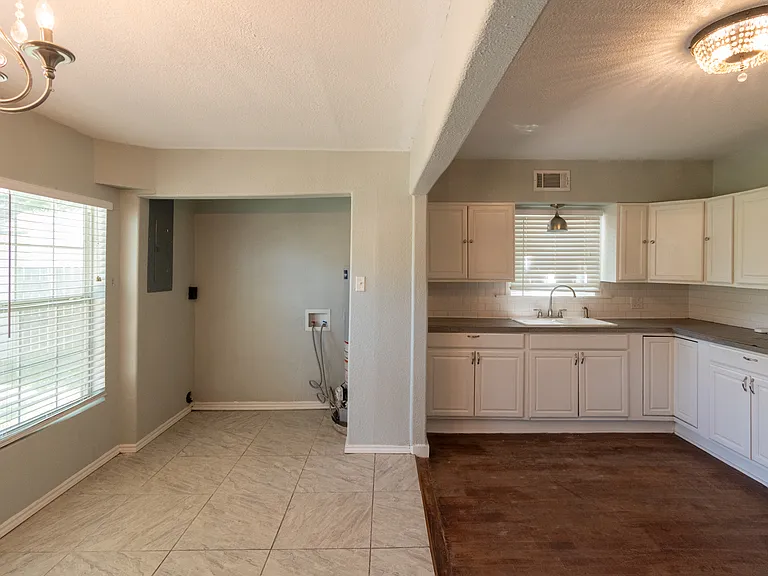 2606 Pine Ave — Photo 30