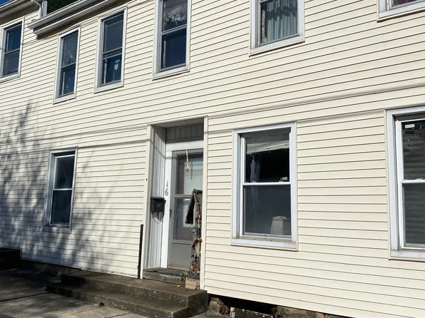 16 W Main St, Tremont, PA 17981