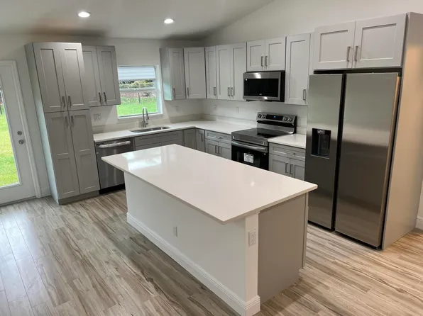 650 SE Karrigan Terrace, Port St Lucie, FL 34983