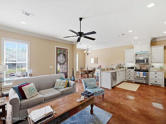 4th image of 114 Pleasant Harbor Ave