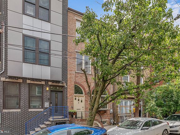 3rd image of 226 W Wildey St