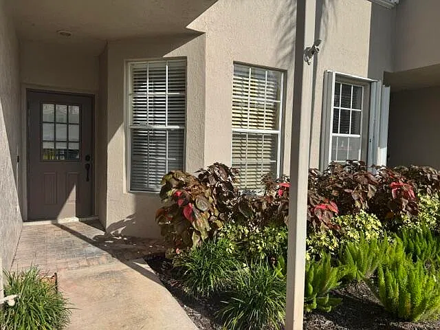 4 bed, 2.5 bath, 1798 sqft, $4,100 — Photo 3