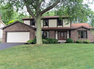 2116 Old Hickory Ln, Holland, OH 43528