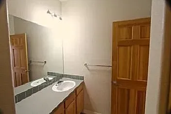 5220 Boardwalk Dr #B34 — Photo 13