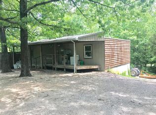 945 Rifle Range Rd, Makanda, IL 62958