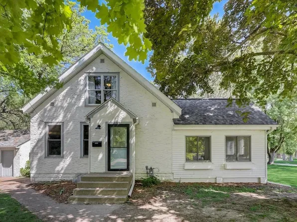 2309 10th St, White Bear Lake, MN 55110