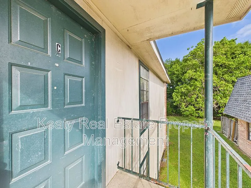 Building Photo - 110C Country Ln