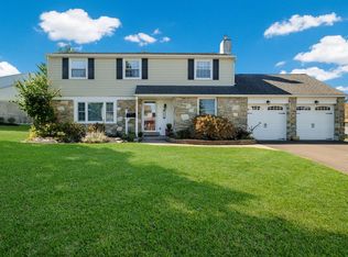 1384 Devon Rd, Warminster, PA 18974