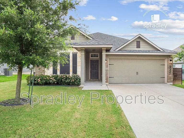 1925 Bayou Wood Ln — Photo 1