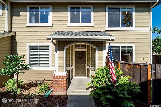 1st image of 321 Araglin Ct