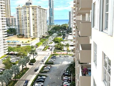 250 174th St APT 917, Sunny Isles Beach, FL, 33160