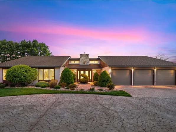 27 Alpine Estates Dr, Cranston, RI 02921