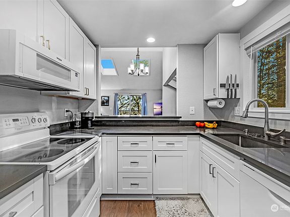 4th image of 8018 146th Ave NE