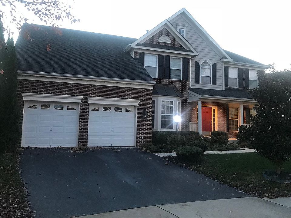 1st image of 14009 Hyde Park Pl