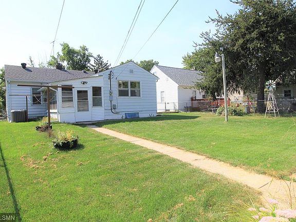 2nd image of 161 Moreland Ave E