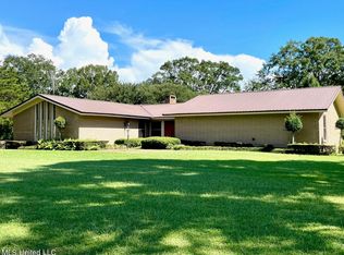 1405 Old Canton Rd, Carthage, MS 39051