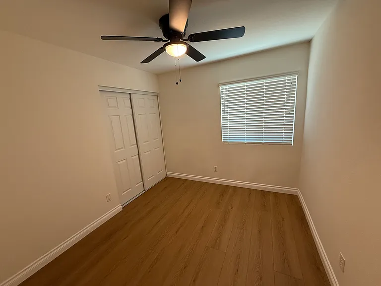 2686 Beverly Ave — Photo 11