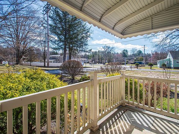 3rd image of 5 Croft Road