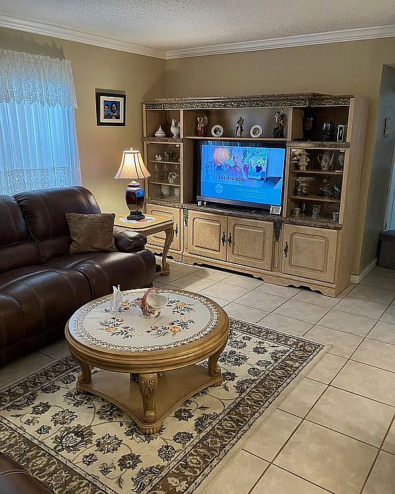 1st image of 580 Egret Dr APT 101