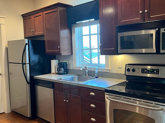 2nd image of 10700 Kings Crown Dr #B
