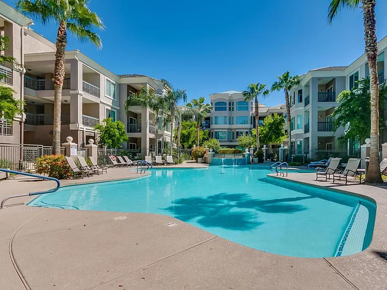 Regatta Pointe community/pool