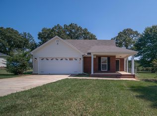 211 Tanner Point Dr, New Market, AL 35761