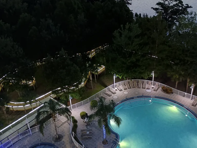 Pool & hot tub