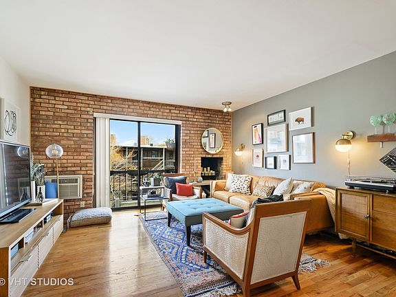 2nd image of 832 W Oakdale Ave APT 3G