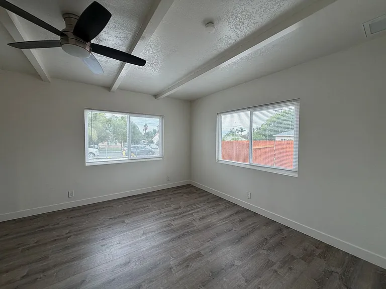 535 Jackson St — Photo 7