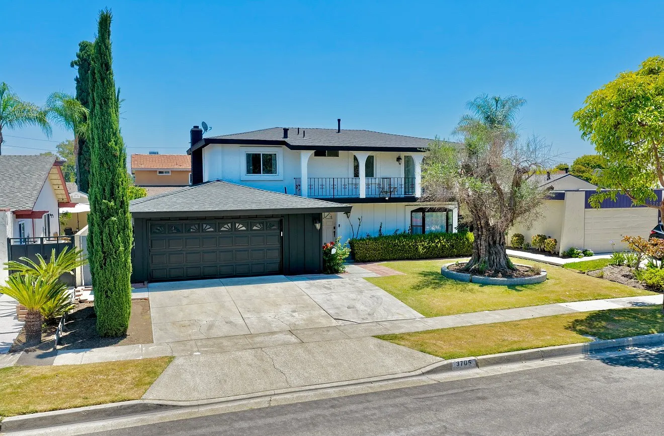 3705 Ramona Dr — Photo 2