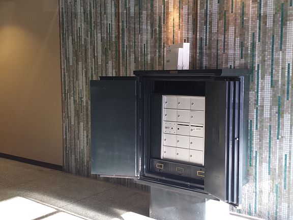 5th image of 112 E Clay St #U2d