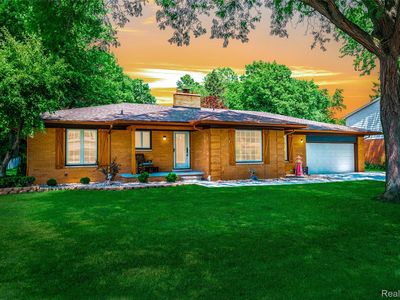 8366 Glengarry Rd, Grosse Ile, MI, 48138