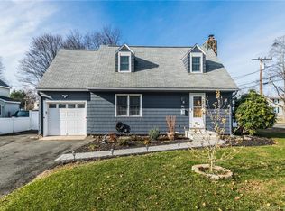 1 Laurel St, Plainville, CT 06062