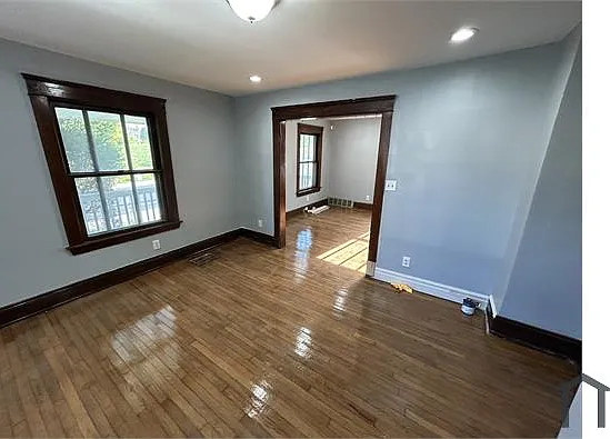 5 bed, 1440 sqft, $2,079 — Photo 3