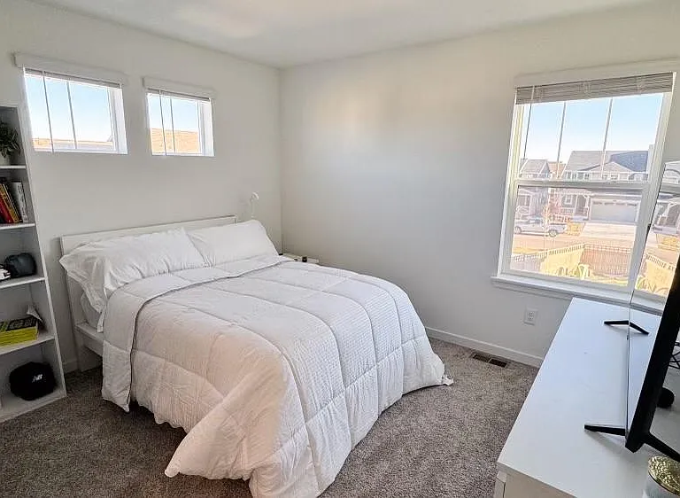 17934 Galapagos St — Photo 22