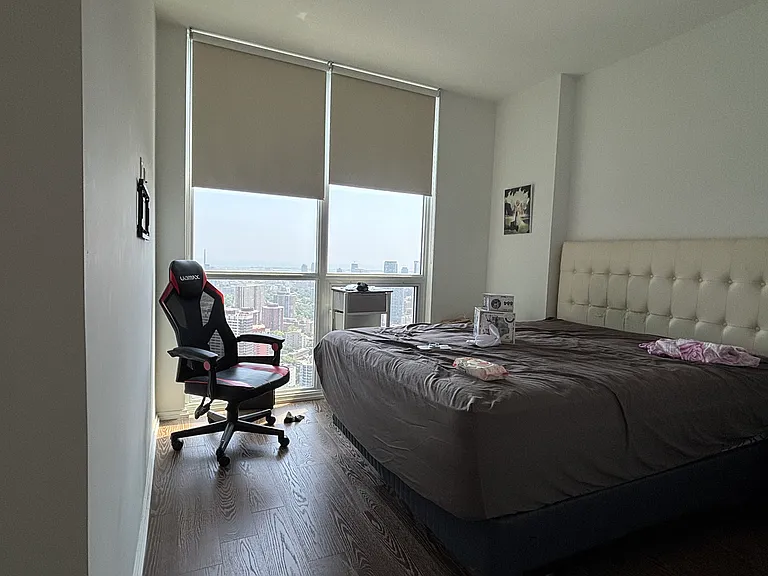 45 Charles St E #4912 — Photo 9