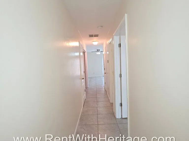 7712 Autry Cir #303 — Photo 21